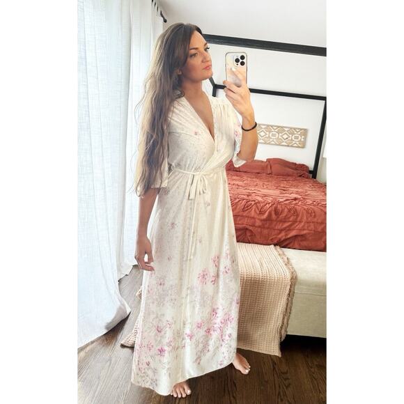 Vintage Val Mode Size Small 100% Nylon Floral Long Robe - Picture 1 of 11